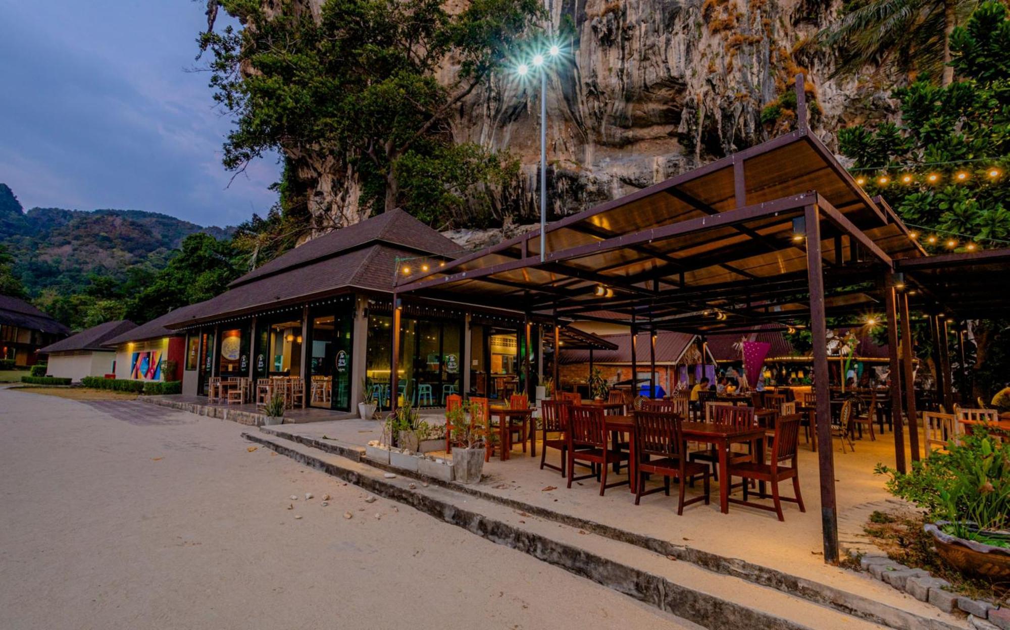 Tonsai Bay Resort Esterno foto