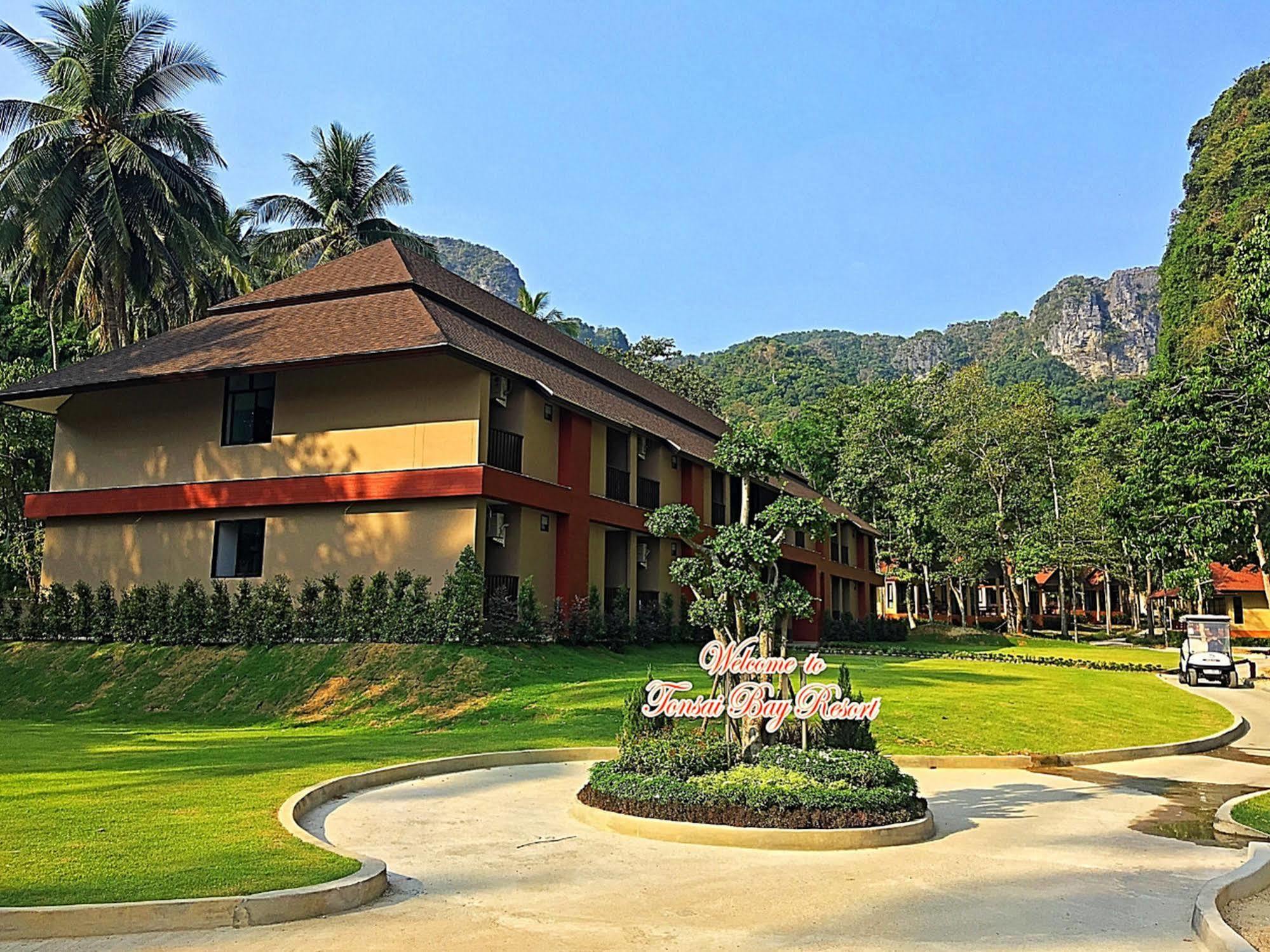 Tonsai Bay Resort Esterno foto